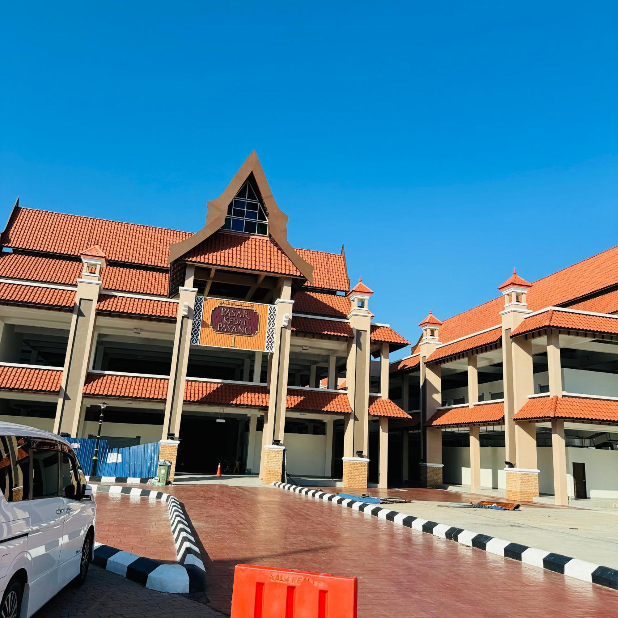 Rayyaz Inn Куала-Тренгану Экстерьер фото
